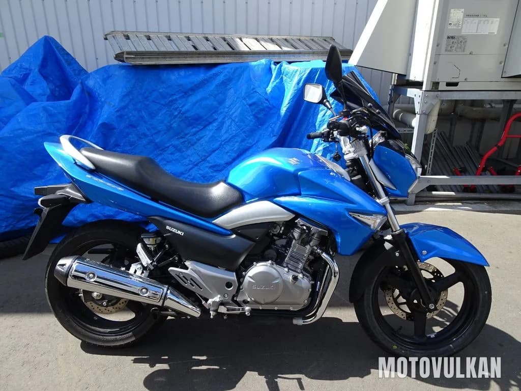 Suzuki Gsr250