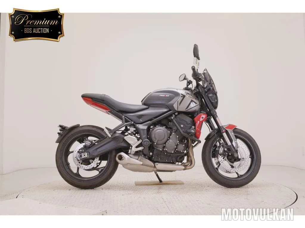 TRIUMPH TRIDENT660